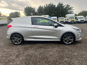 Used Ford Fiesta 2022 for sale - 76420729: Photo