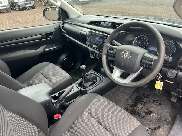 Used Toyota Hilux 2017 for sale - 76184128: Photo 15