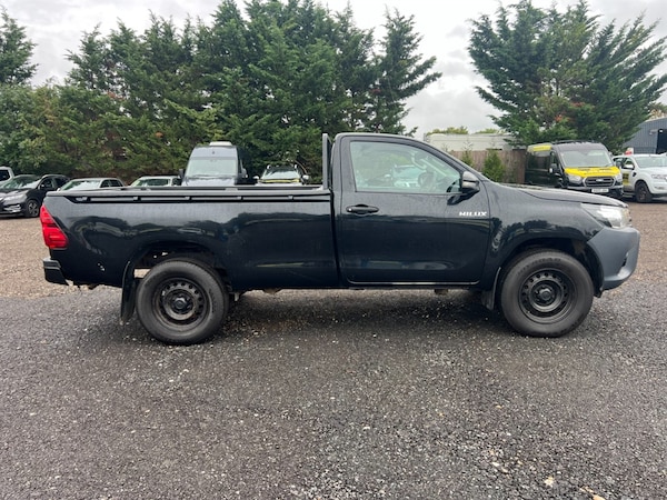 Used Toyota Hilux 2017 for sale - 76184128: Photo 1