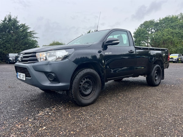 Used Toyota Hilux 2017 for sale - 76184128: Photo 2