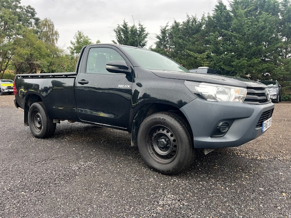 Used Toyota Hilux 2017 for sale - 76184128: Photo 3