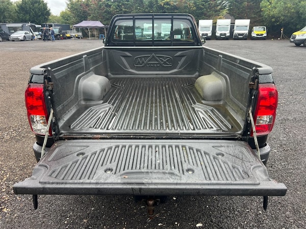 Used Toyota Hilux 2017 for sale - 76184128: Photo 6