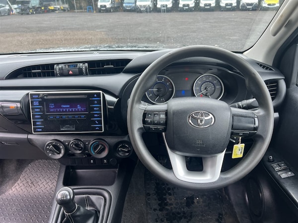 Used Toyota Hilux 2017 for sale - 76184128: Photo 9