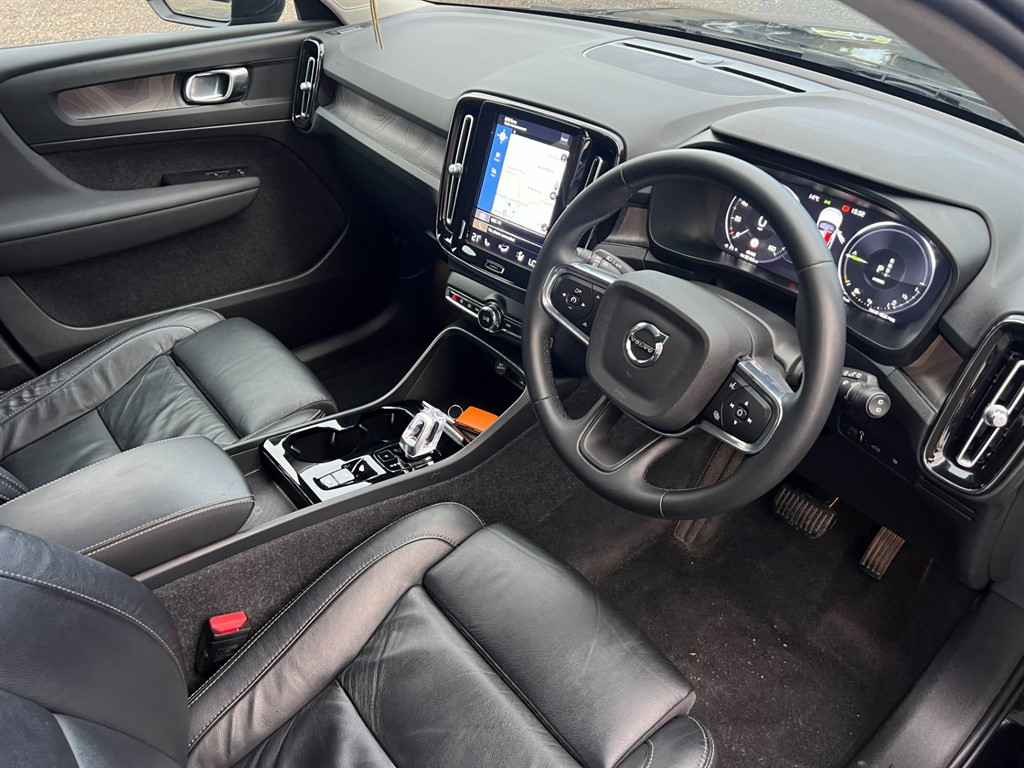 Used Volvo XC40 2022 for sale - 76532352: Photo 8