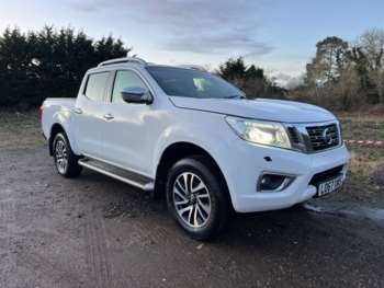 Used Nissan Navara 2017 for sale - 73354704: Photo