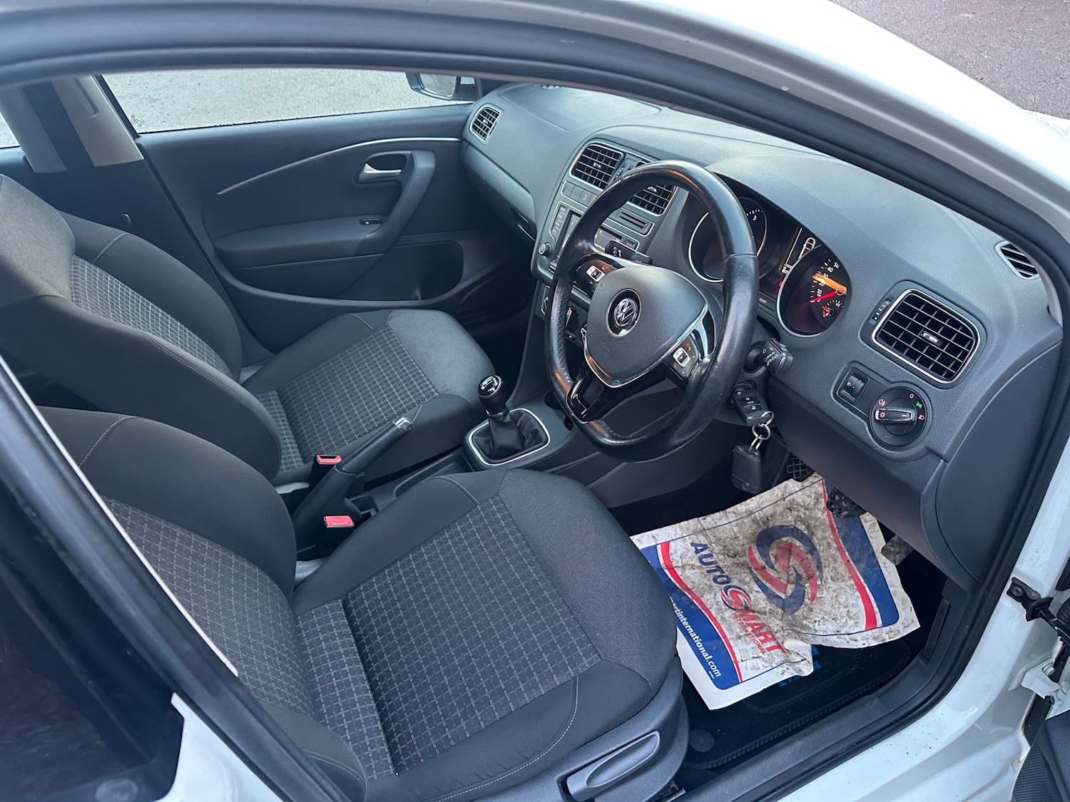 Used Volkswagen Polo 2015 for sale - 76817604: Photo 10