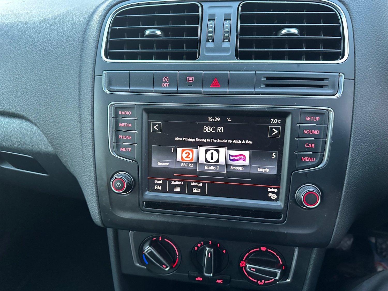 Used Volkswagen Polo 2015 for sale - 76817604: Photo 14