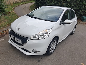 Peugeot - 208