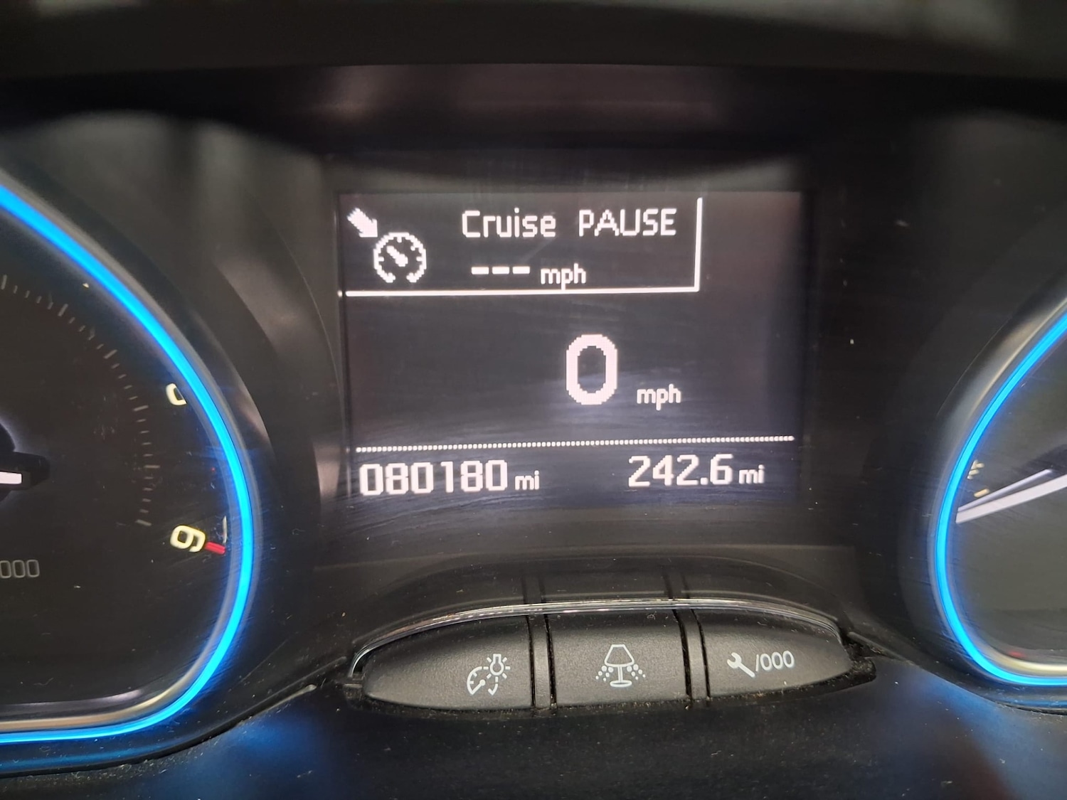 Used Peugeot 2008 2017 for sale - 76286578: Photo 11