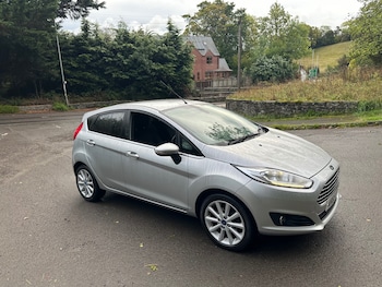 Used Ford Fiesta 2015 for sale - 76156384: Photo