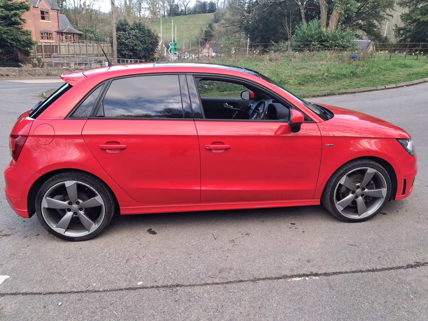 Used Audi A1 2014 for sale - 77931353: Photo 2