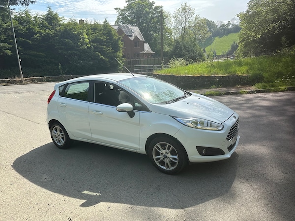 Used Ford Fiesta 2017 for sale - 70948318: Photo 2