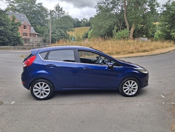 Used Ford Fiesta 2015 for sale - 79427785: Photo