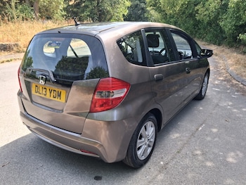 Used Honda Jazz 2013 for sale - 79320232: Photo