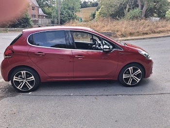 Used Peugeot 208 2017 for sale - 79572076: Photo