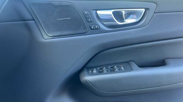 Used Volvo XC60 2023 for sale - 76033257: Photo 12