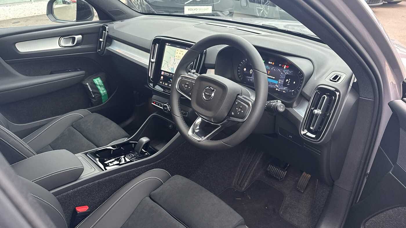 Used Volvo XC40 2025 for sale - 76888298: Photo 4