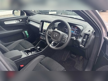 Used Volvo XC40 2025 for sale - 76888298: Photo