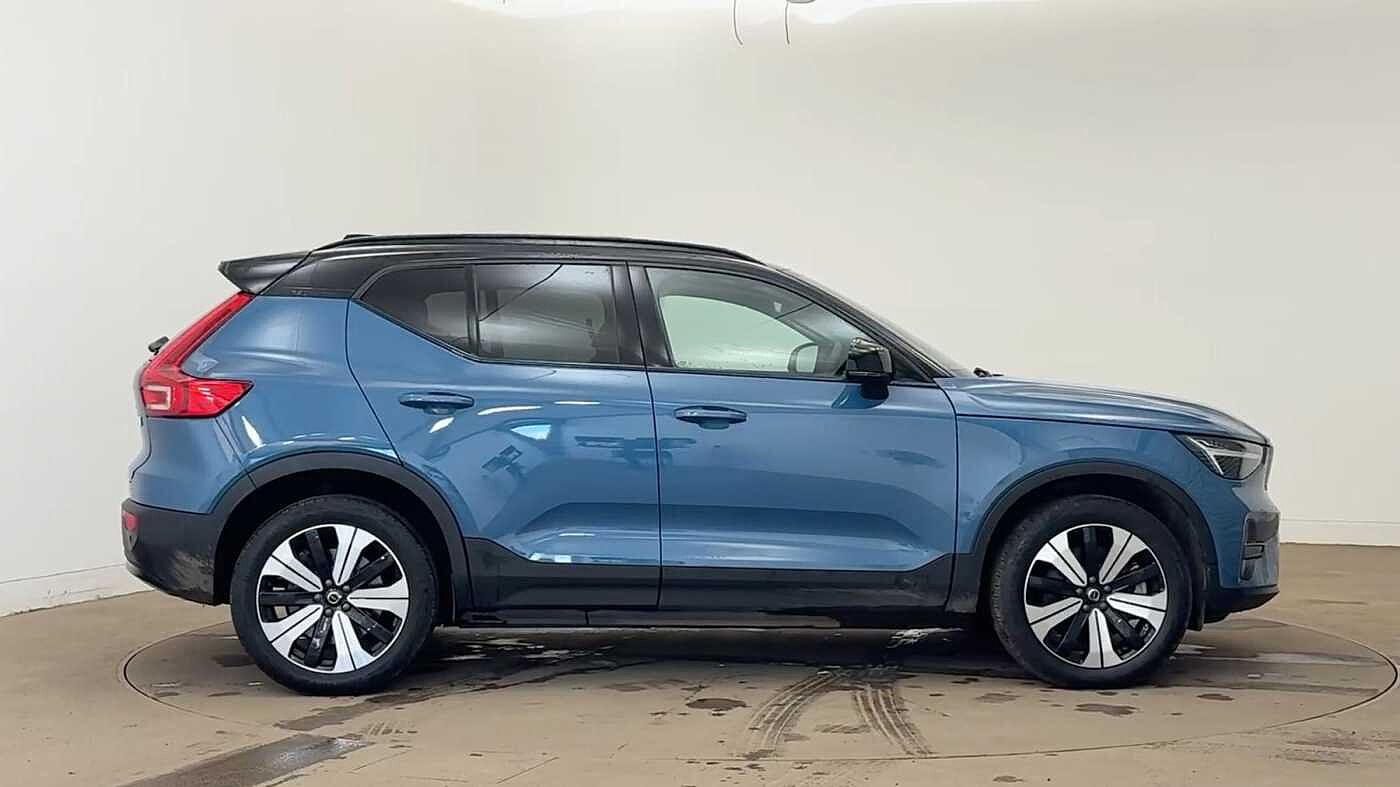 Used Volvo XC40 2022 for sale - 77512233: Photo 2