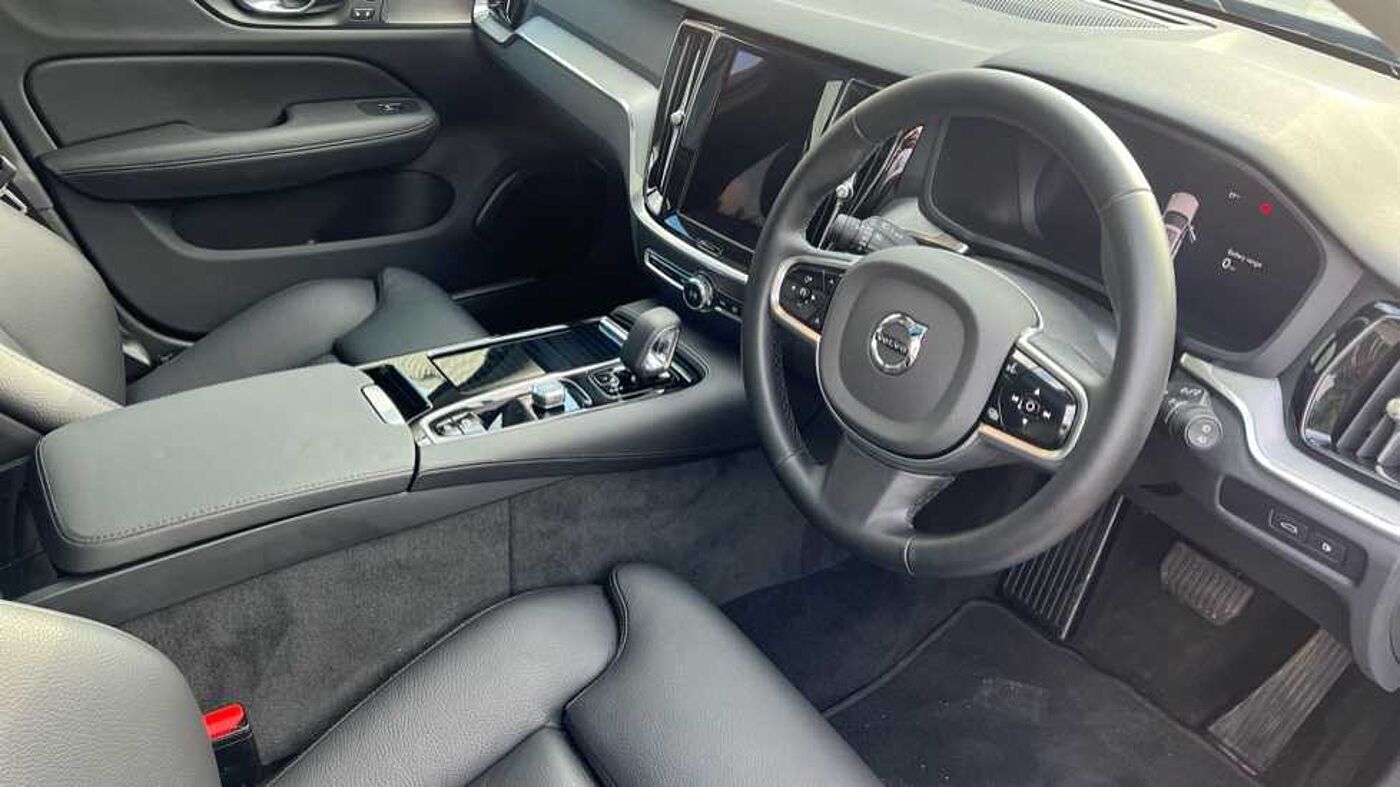 Used Volvo V60 2024 for sale - 76033190: Photo 2