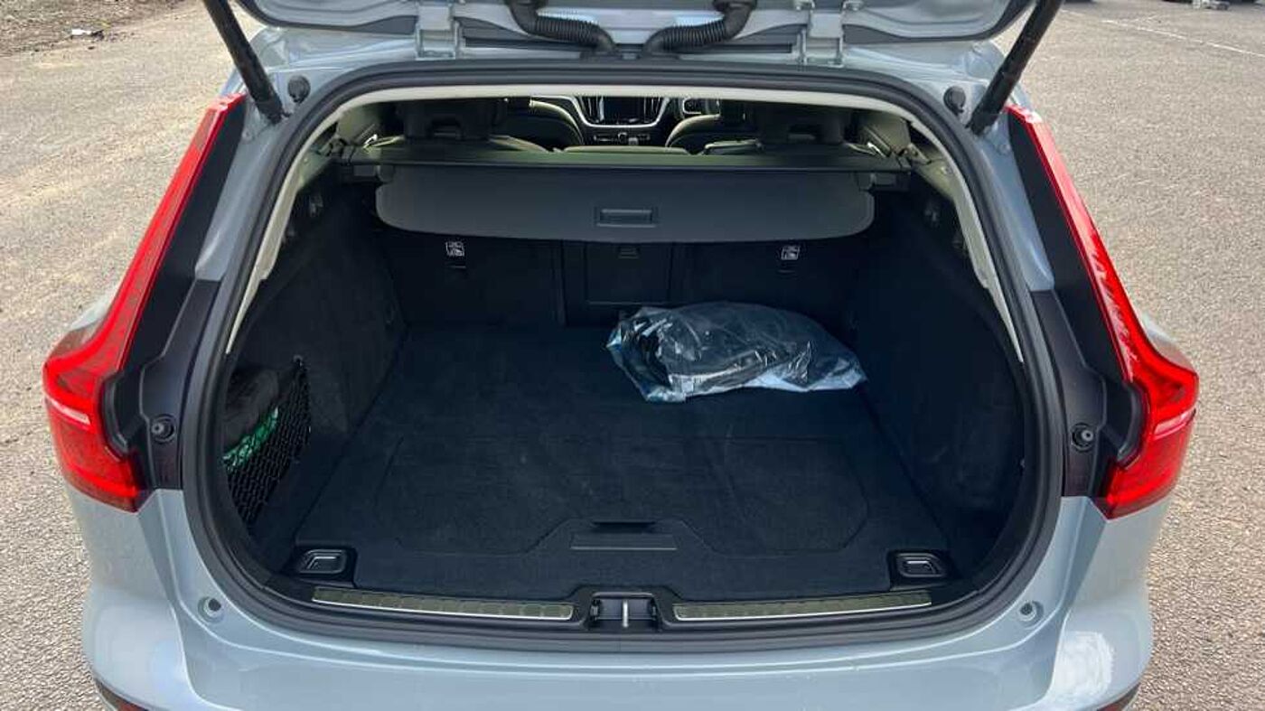 Used Volvo V60 2024 for sale - 76033190: Photo 25