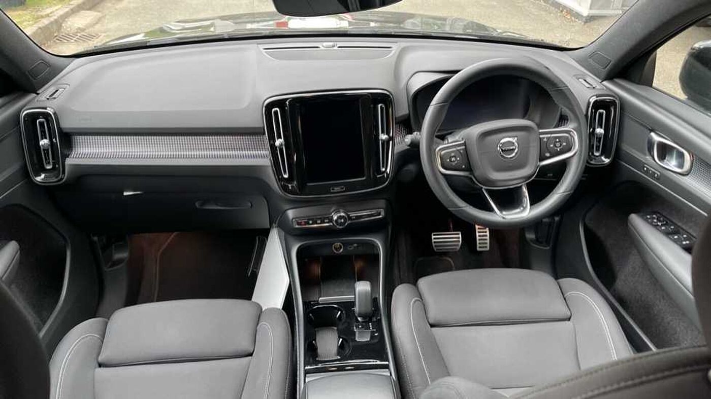 Used Volvo XC40 2021 for sale - 75814161: Photo 2