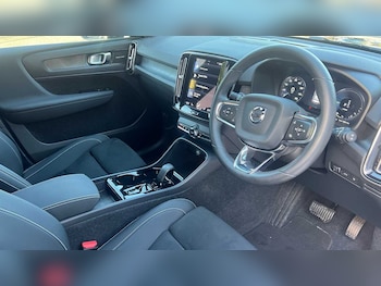 Used Volvo XC40 2023 for sale - 76372356: Photo