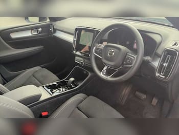 Used Volvo XC40 2025 for sale - 79610225: Photo