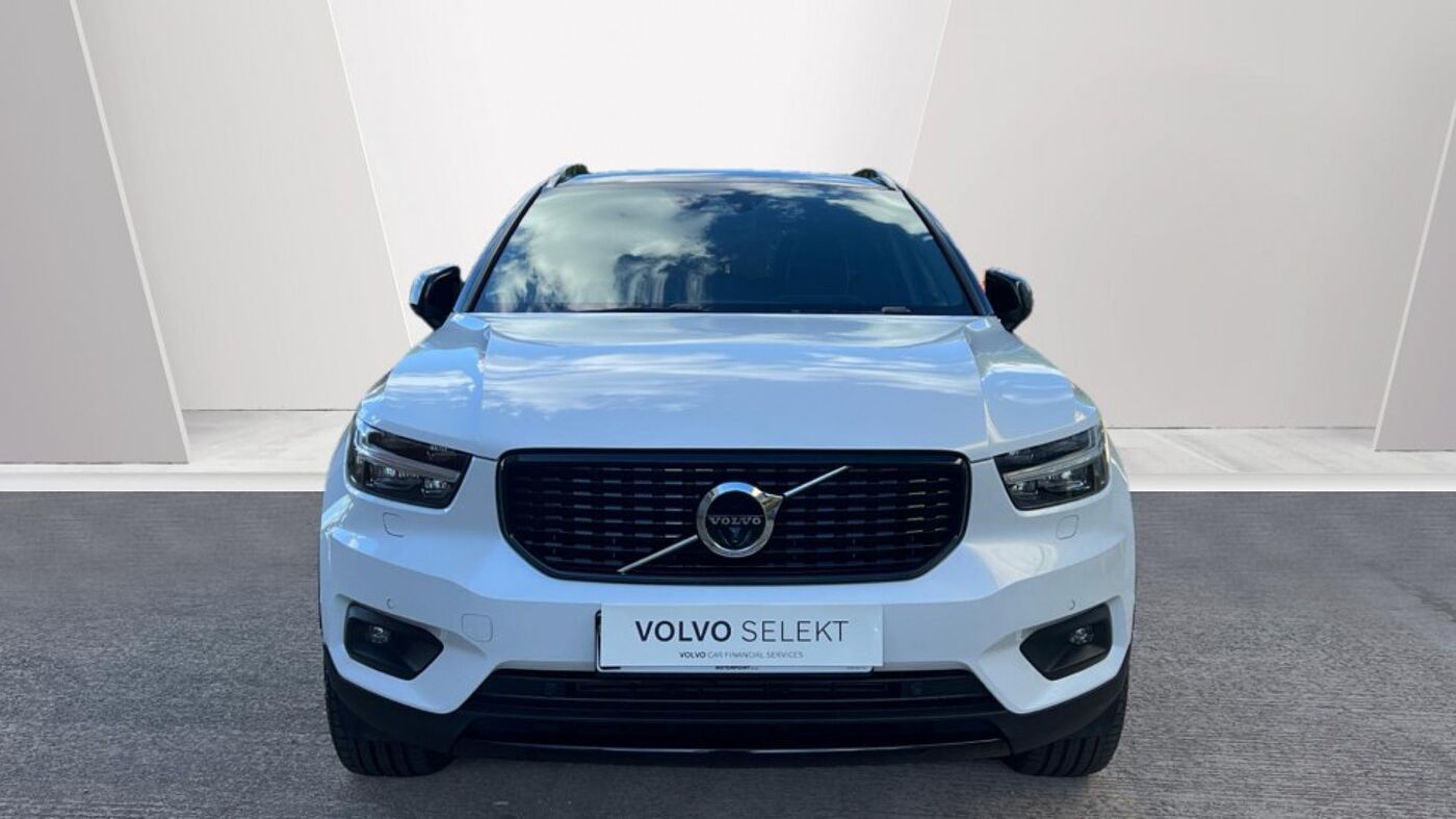 Used Volvo XC40 2020 for sale - 76033205: Photo 2