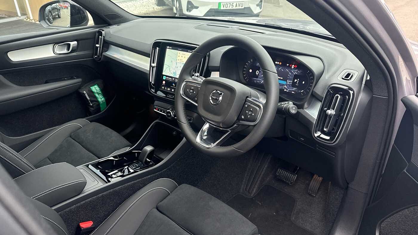 Used Volvo XC40 2025 for sale - 77030949: Photo 4