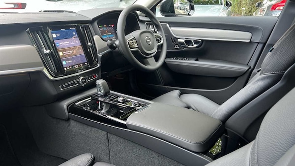 Used Volvo V90 2024 for sale - 72510995: Photo 5