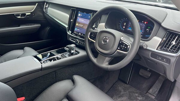 Used Volvo V90 2024 for sale - 72510995: Photo 6