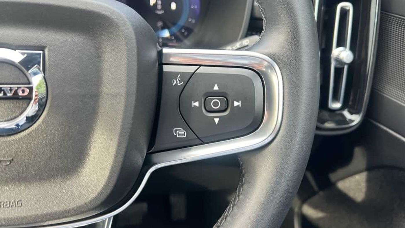 Used Volvo XC40 2022 for sale - 76837602: Photo 15