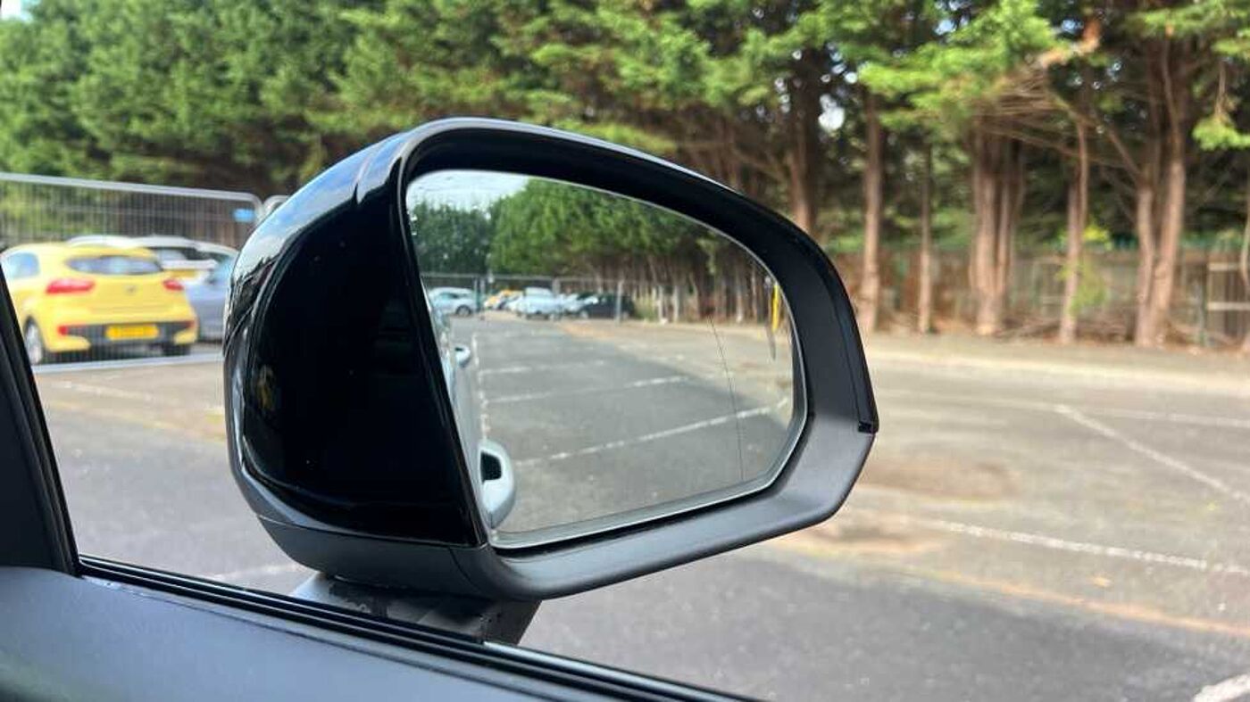 Used Volvo XC40 2022 for sale - 76837602: Photo 9