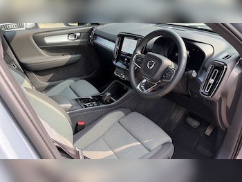 Used Volvo XC40 2023 for sale - 79256845: Photo