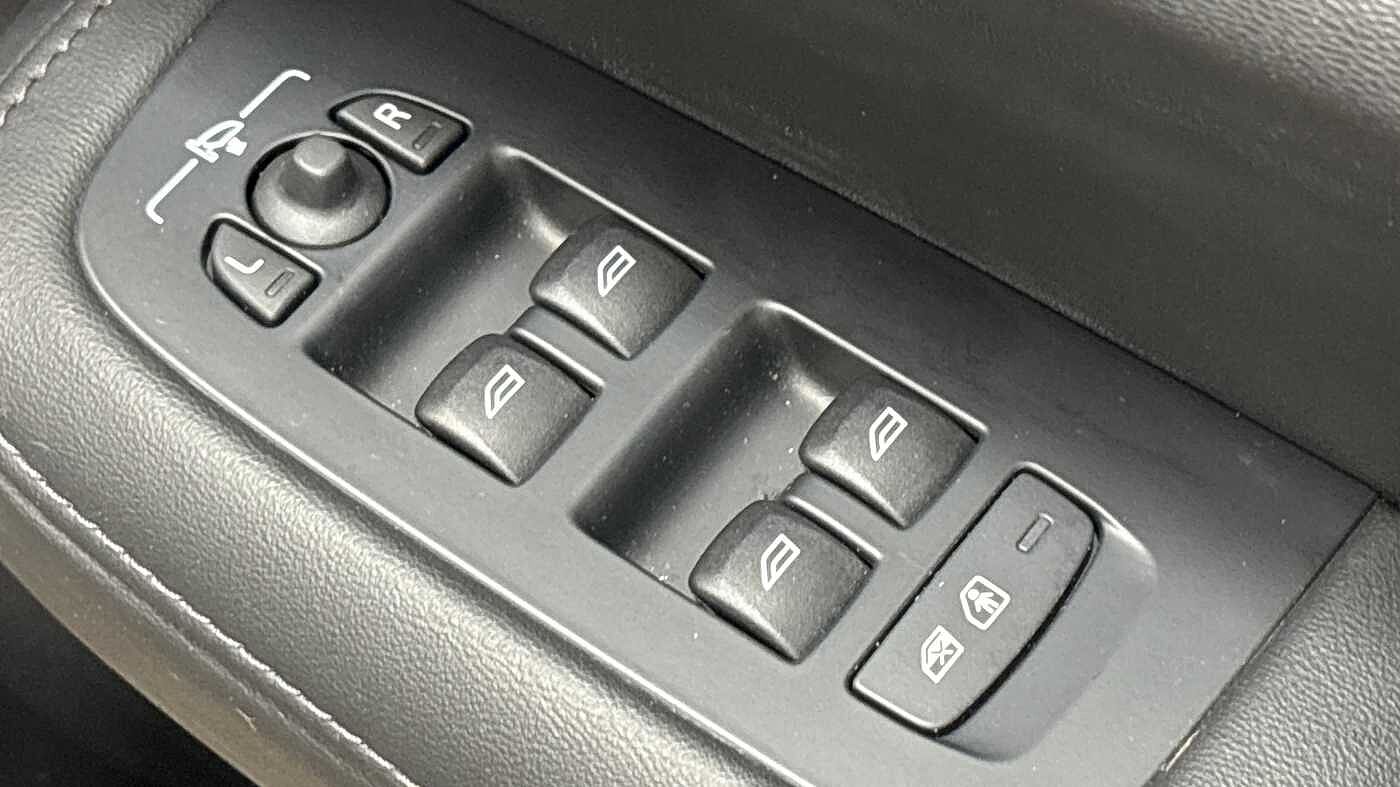 Used Volvo V60 2025 for sale - 76837640: Photo 24