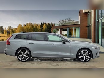 Used Volvo V60 2025 for sale - 76837640: Photo
