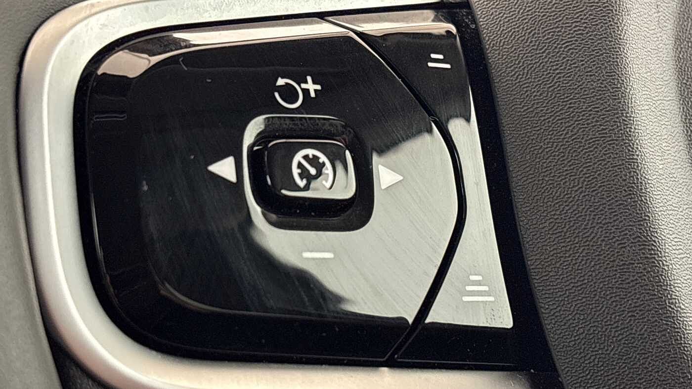 Used Volvo V60 2025 for sale - 76837640: Photo 30