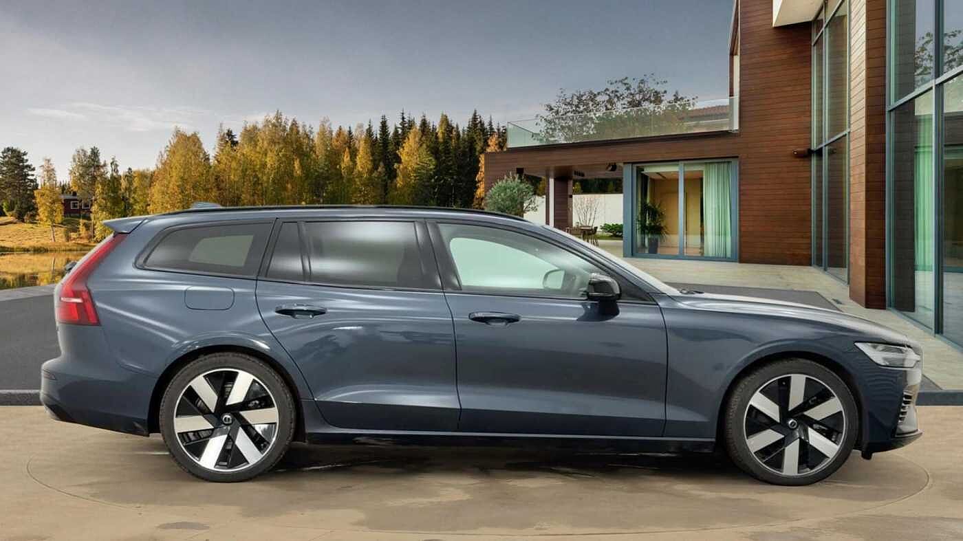 Used Volvo V60 2025 for sale - 77855226: Photo 2