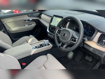 Used Volvo XC90 2025 for sale - 75929349: Photo
