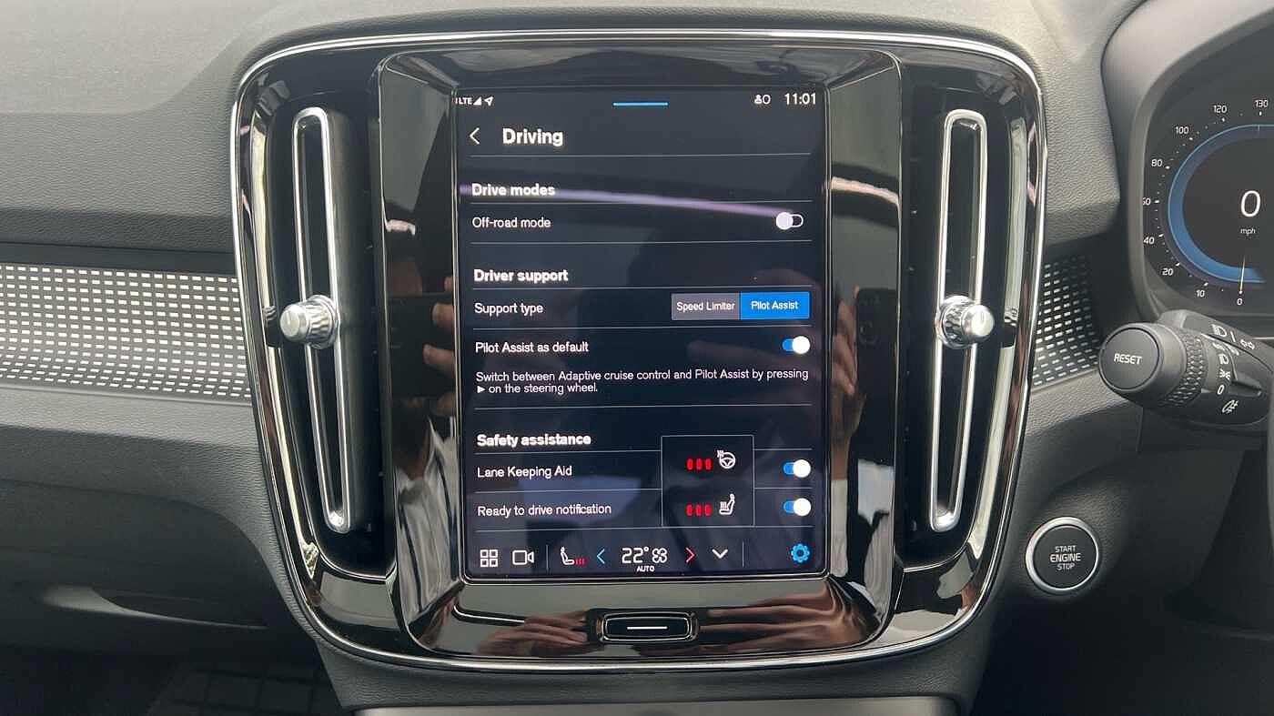 Used Volvo XC40 2024 for sale - 76372378: Photo 15