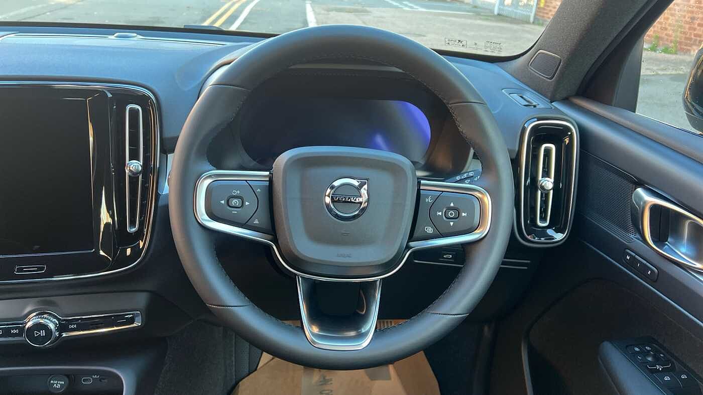 Used Volvo XC40 2025 for sale - 76154316: Photo 10