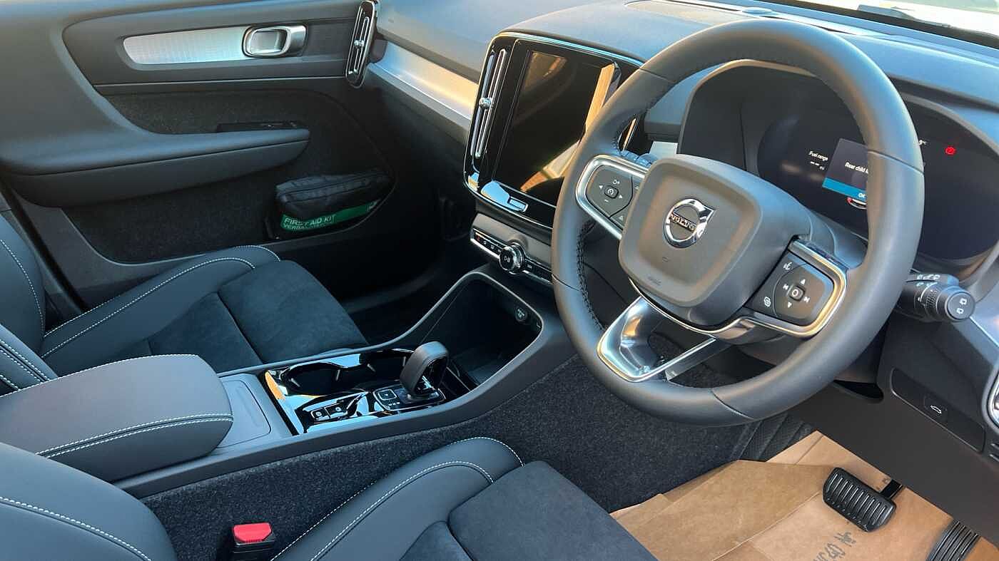 Used Volvo XC40 2025 for sale - 76154316: Photo 4