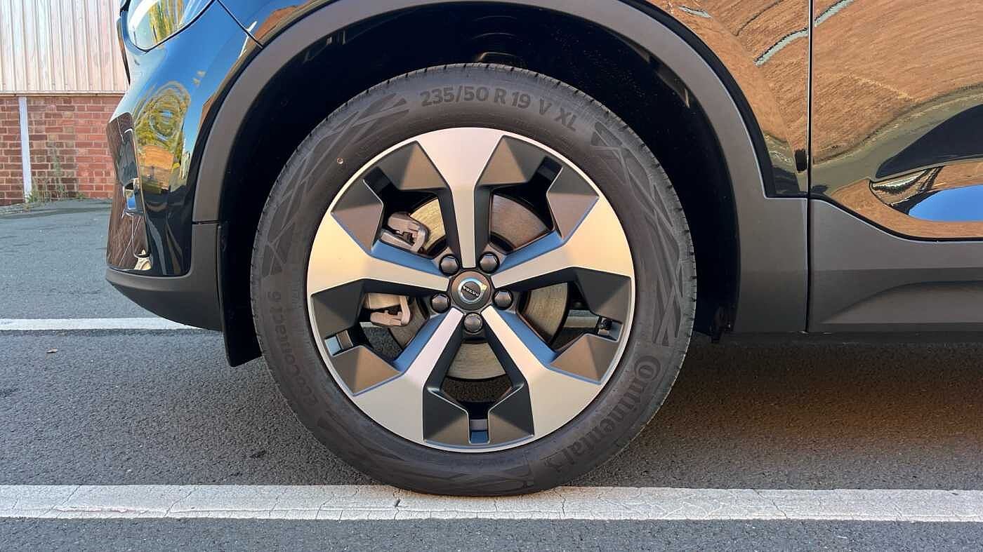 Used Volvo XC40 2025 for sale - 76154316: Photo 9