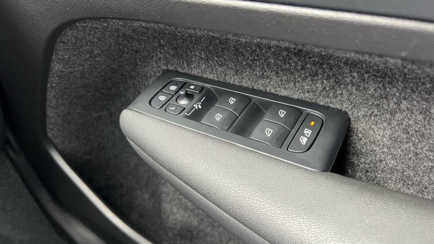 Used Volvo XC40 2023 for sale - 76154364: Photo 17