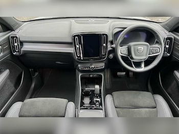 Used Volvo XC40 2023 for sale - 76154364: Photo