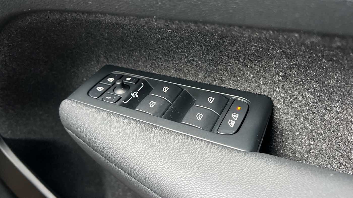 Used Volvo XC40 2025 for sale - 76888312: Photo 21