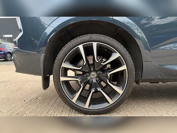Used Volvo XC60 2023 for sale - 78948170: Photo