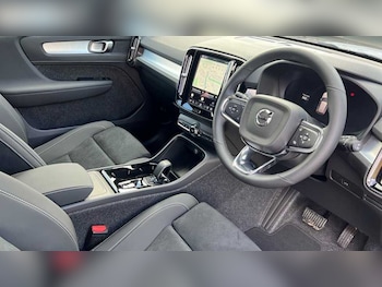 Used Volvo XC40 2026 for sale - 78246302: Photo
