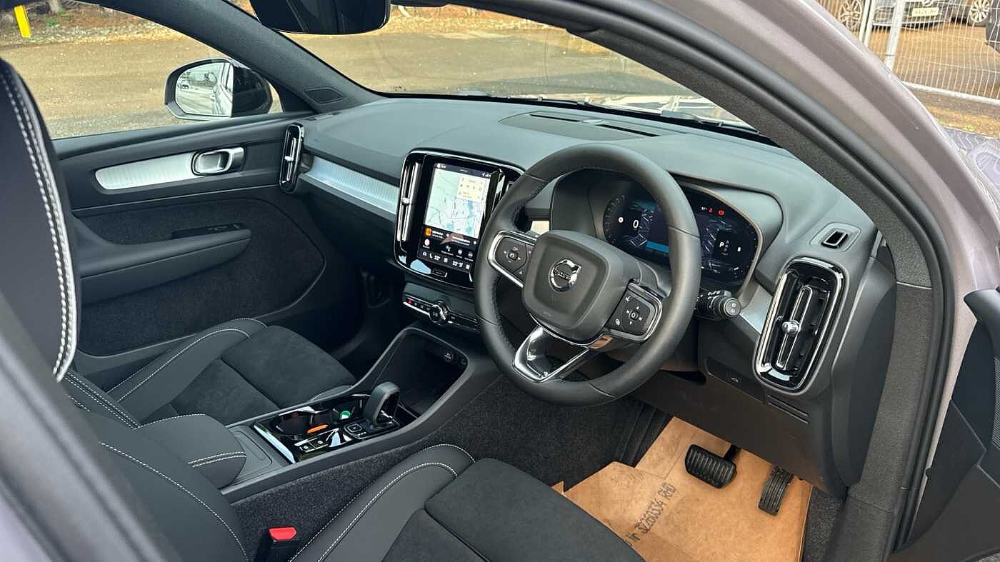 Used Volvo XC40 2025 for sale - 76888293: Photo 4